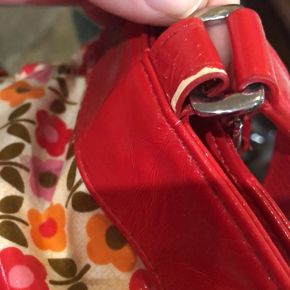 Vera Bradley Frill large tote shoulder bag red patent trim floral body - Picture 12 of 13